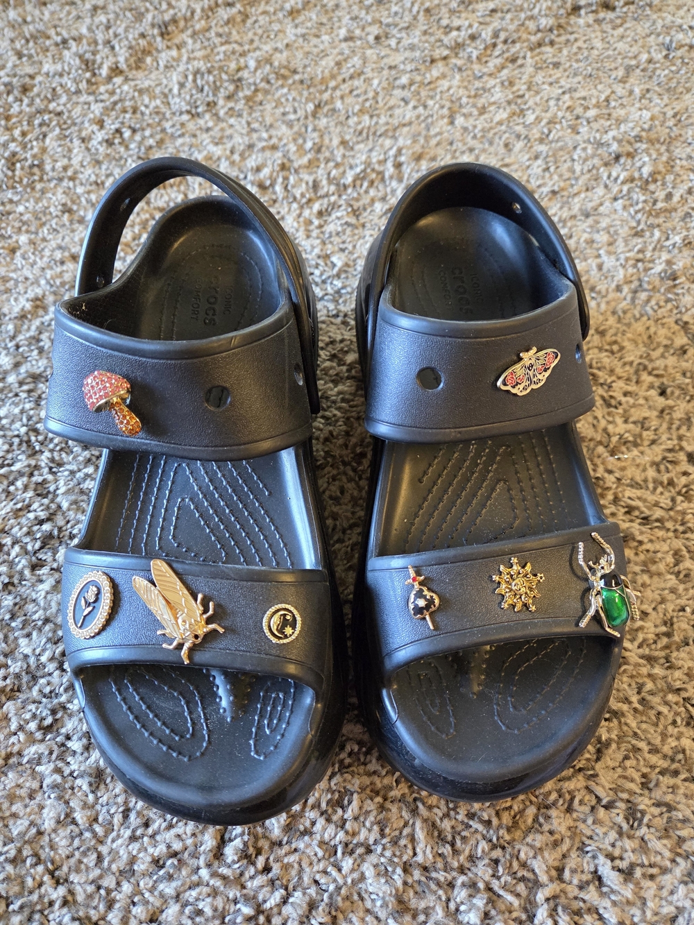 Crocs Classic Mega Crush Womens Size 10 Black Platform Sandals Witchy Goth